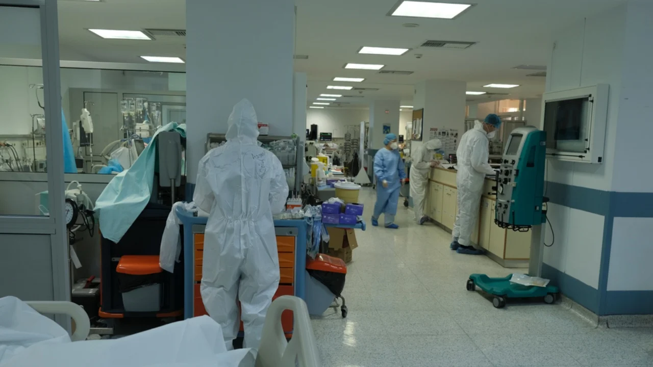 Virusi HMPV i afrohet Shqipërisë, shënohet rasti i parë në Greqi